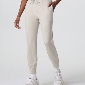 NWT Vuori Women's Performance Jogger